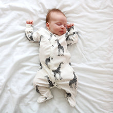 Load image into Gallery viewer, UNISEX BABY COTTON SLEEPSUIT - GIRAFFE PRINT