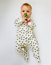 Load image into Gallery viewer, EDDIE &amp; BEE - ORGANIC COTTON SLEEPSUIT - BEES