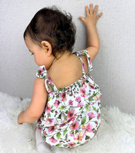Load image into Gallery viewer, DEOLINDA - FLORAL SHORTIE